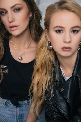 Серьги SOKOLOV 94024260 вес 4.87 г серебро, без вставок купить,NaN