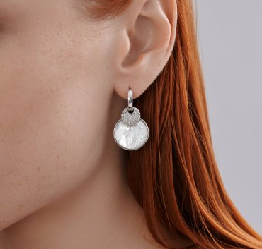Серьги Diamant 94-321-02303-1 вес 6.69 г серебро, фианит, перламутр купить,45090