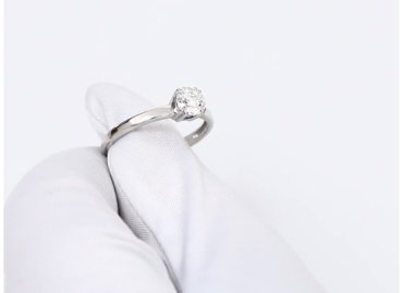 Кольцо Diamant 52-210-02371-1 размер 19 вес 2.47 г золото, бриллиант выращенный купить,719999