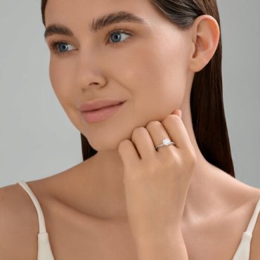 Кольцо Diamant 52-210-02378-1_18-5 размер 18.5 вес 2.79 г золото, бриллиант, рубин купить,NaN