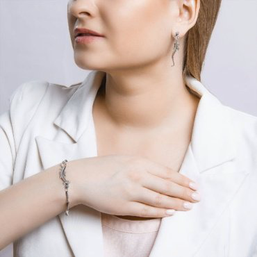 Браслет SOKOLOV 94050225 длина 18 см, вес 6 г серебро, плетение отсутствует купить,32269