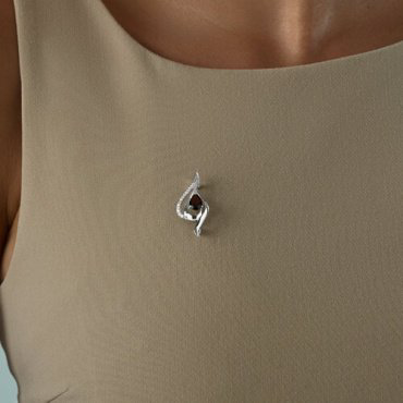 Брошь Diamant 94-340-01045-2 вес 2.42 г серебро, гранат, фианит купить,19494