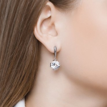 Серьги SOKOLOV 92022046 вес 4.7 г серебро, горный хрусталь купить,32700