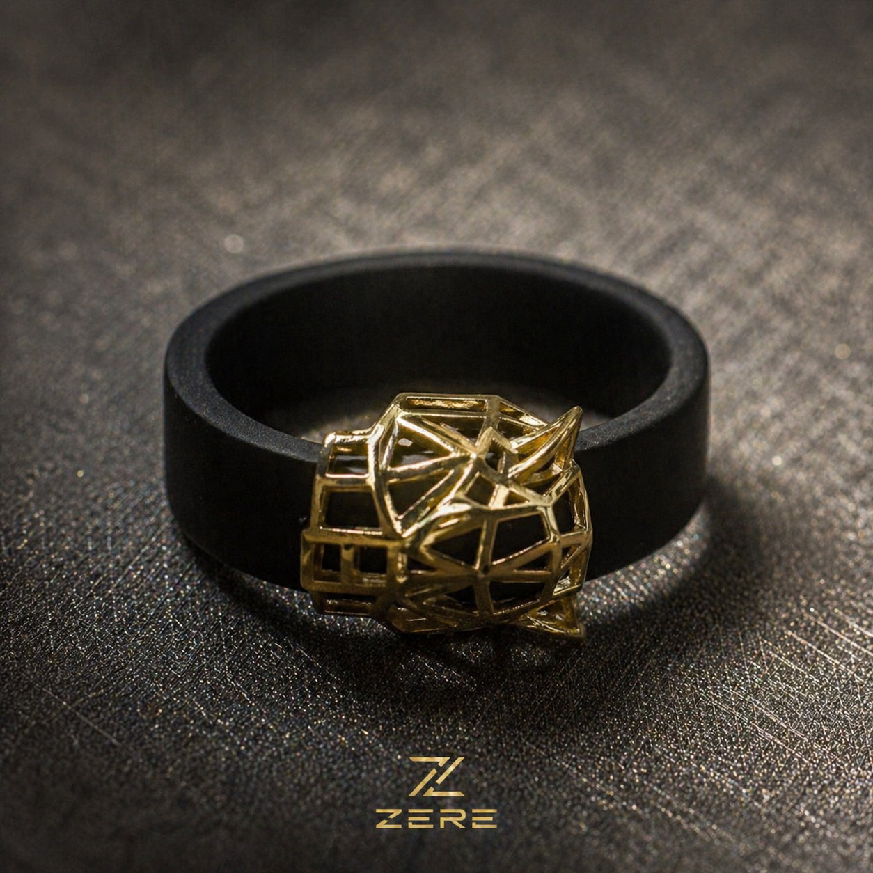 Кольцо Zere чёрное с кошкой 18/19р 0.77гр купить,61100