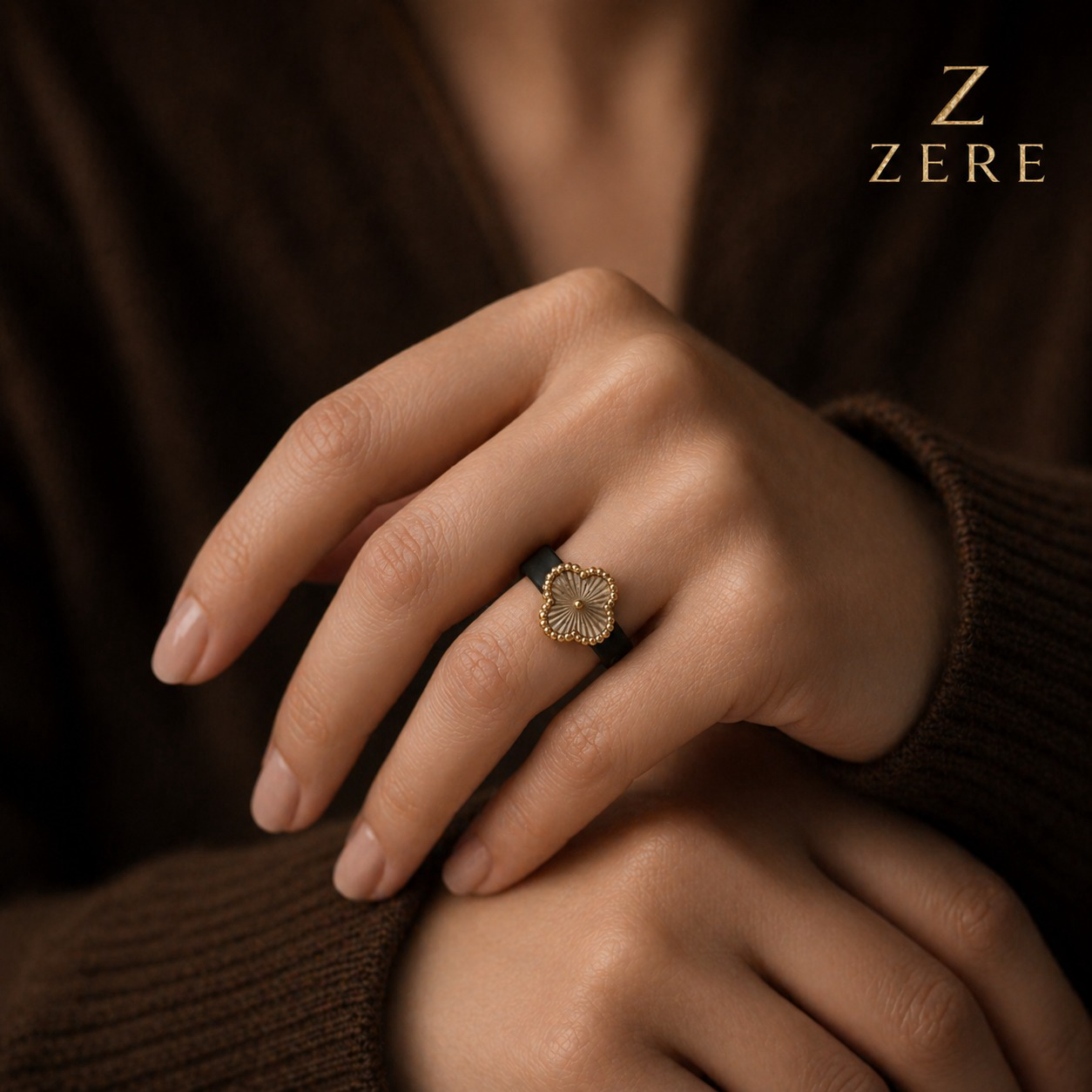 Кольцо Zere чёрное с Van Cleef 18/19р 1.1гр купить,88100