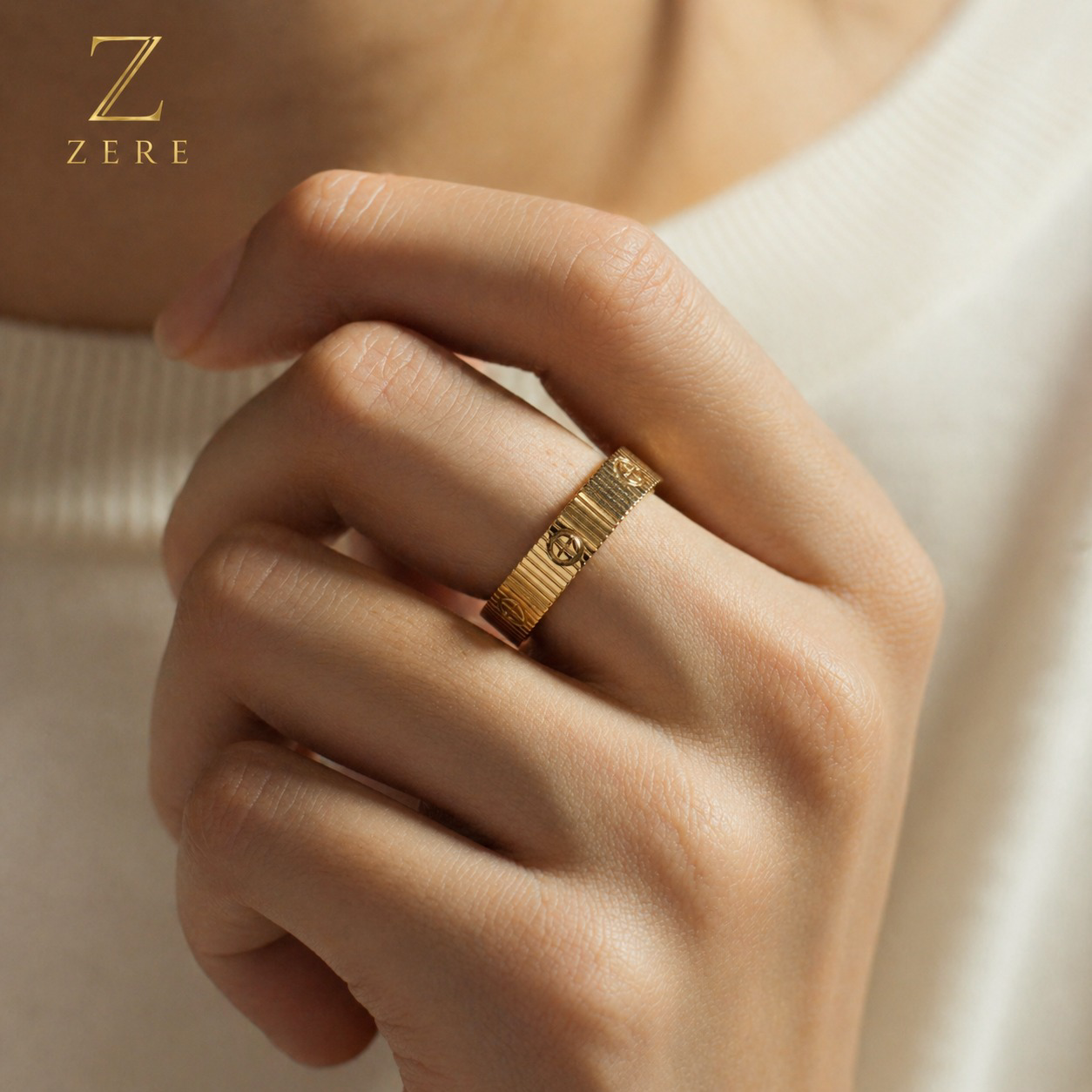 Кольцо Zere с винтами 16-18р 3.6гр купить,304300