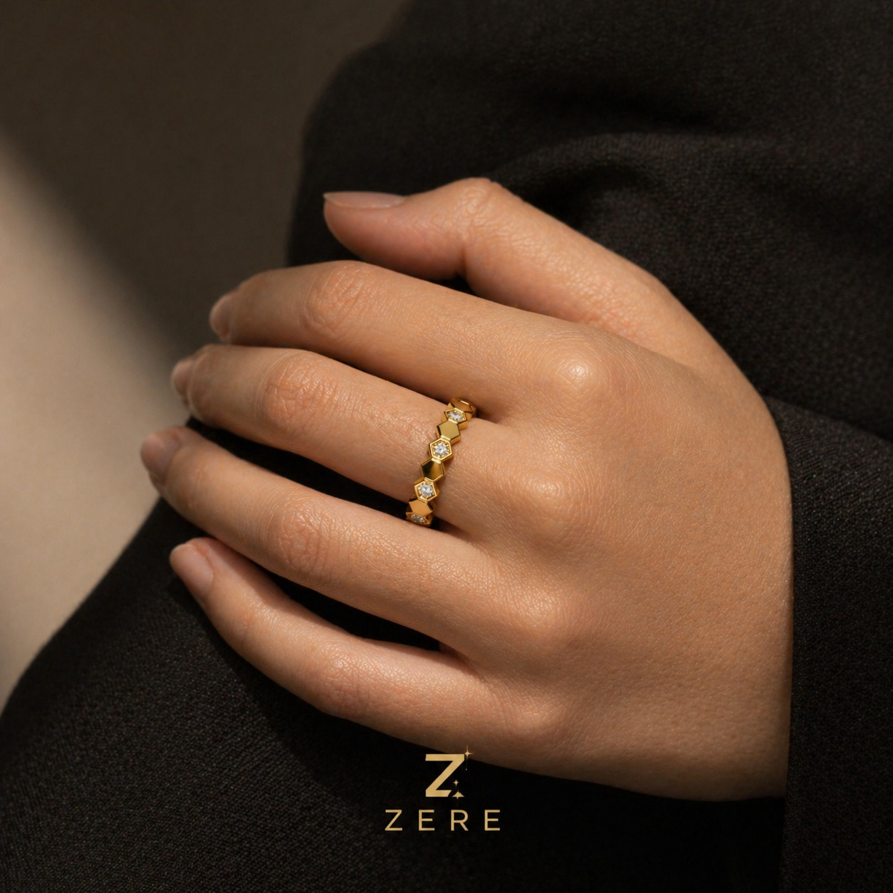 Кольцо Zere тонкое с фианитами 17.5р 1.98гр купить,219800