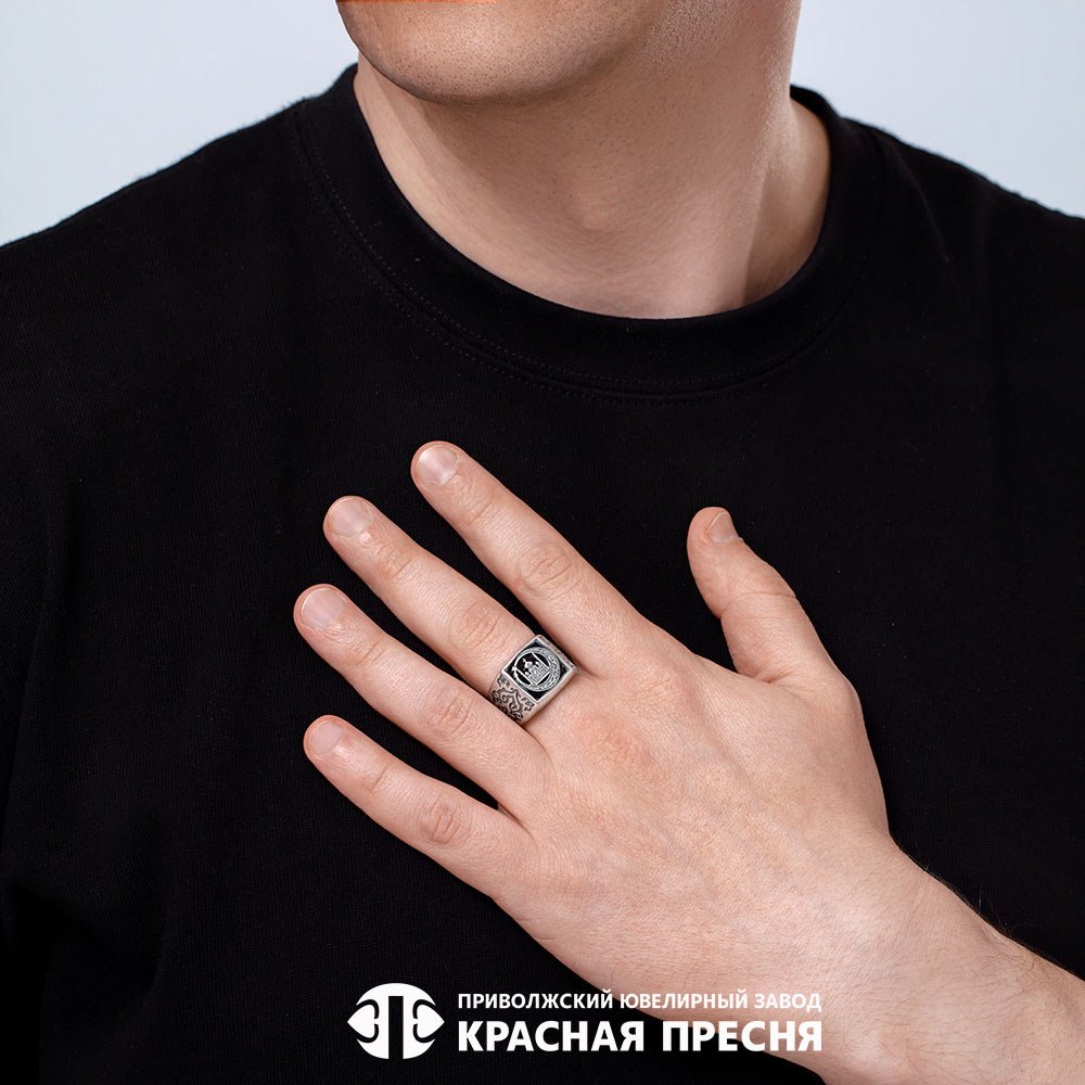 Кольцо Красная пресня 23615444 размер 21 вес 11.9 г серебро, стекло купить,NaN