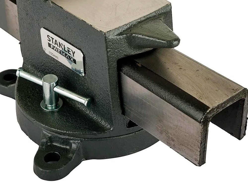 Тиски слесарные STANLEY 1-83-067, 95 мм