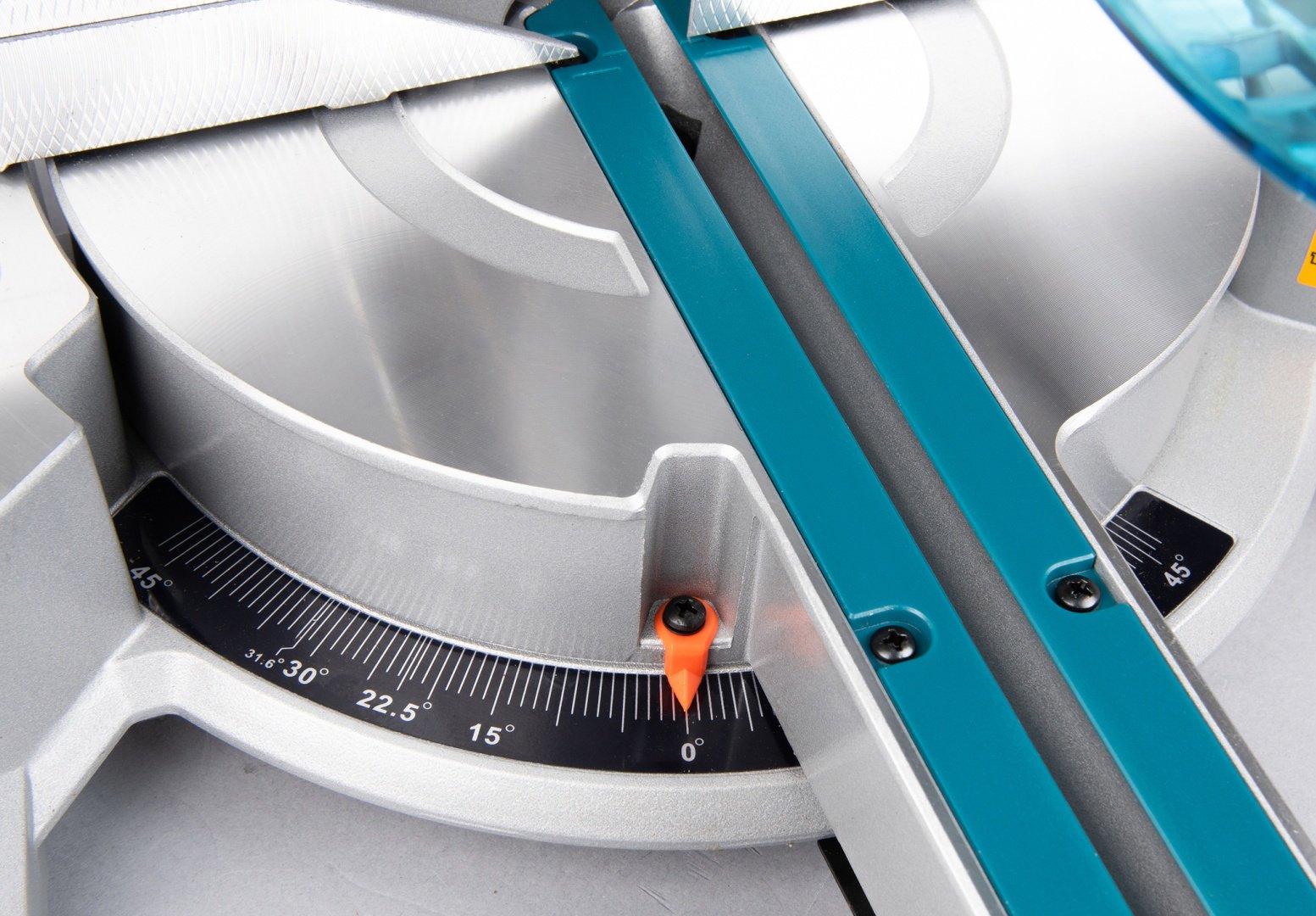 Пила торцовочная Makita LS0816F купить,209660