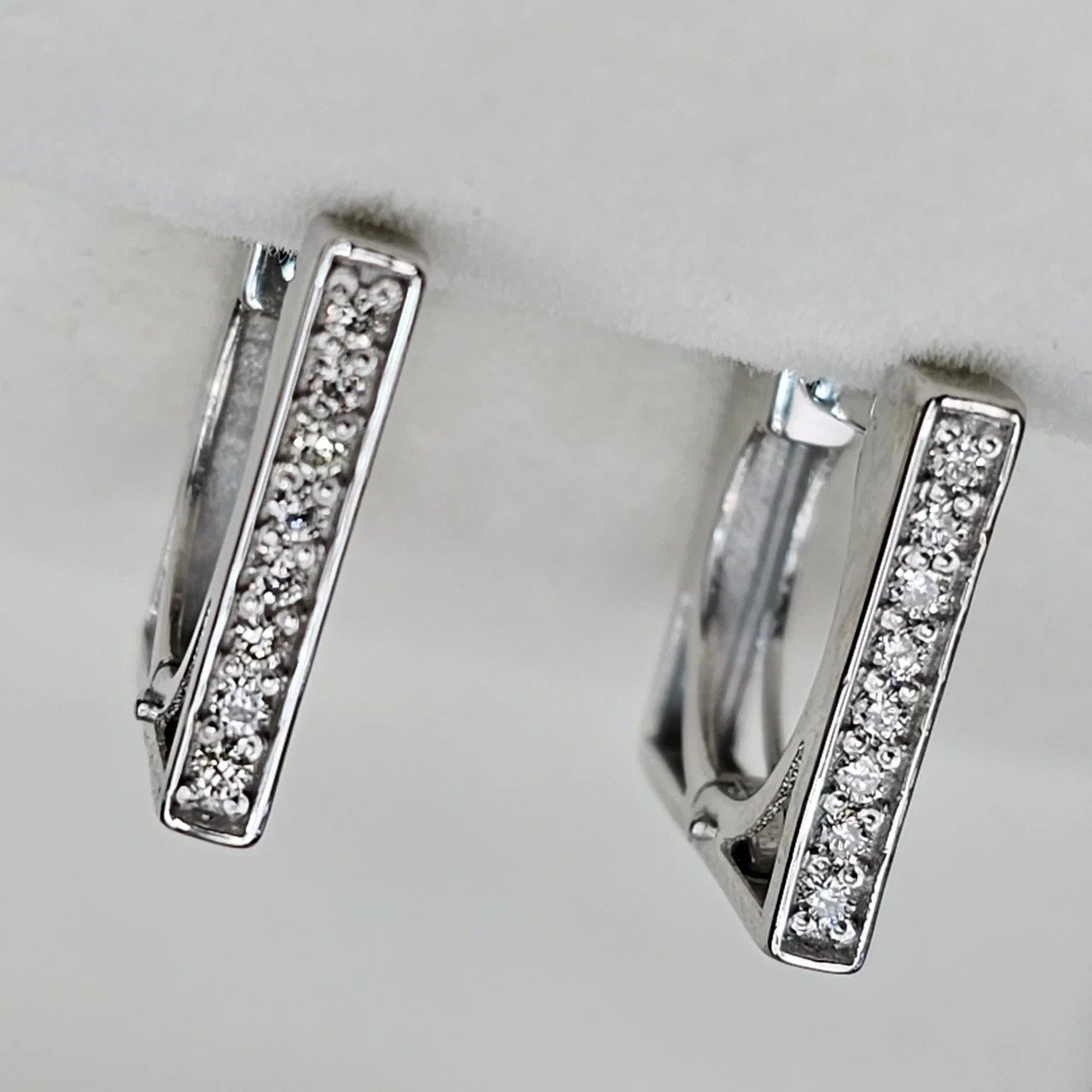 Серьги Deimantas 110697341 2,53гр 0,14ct. купить,NaN