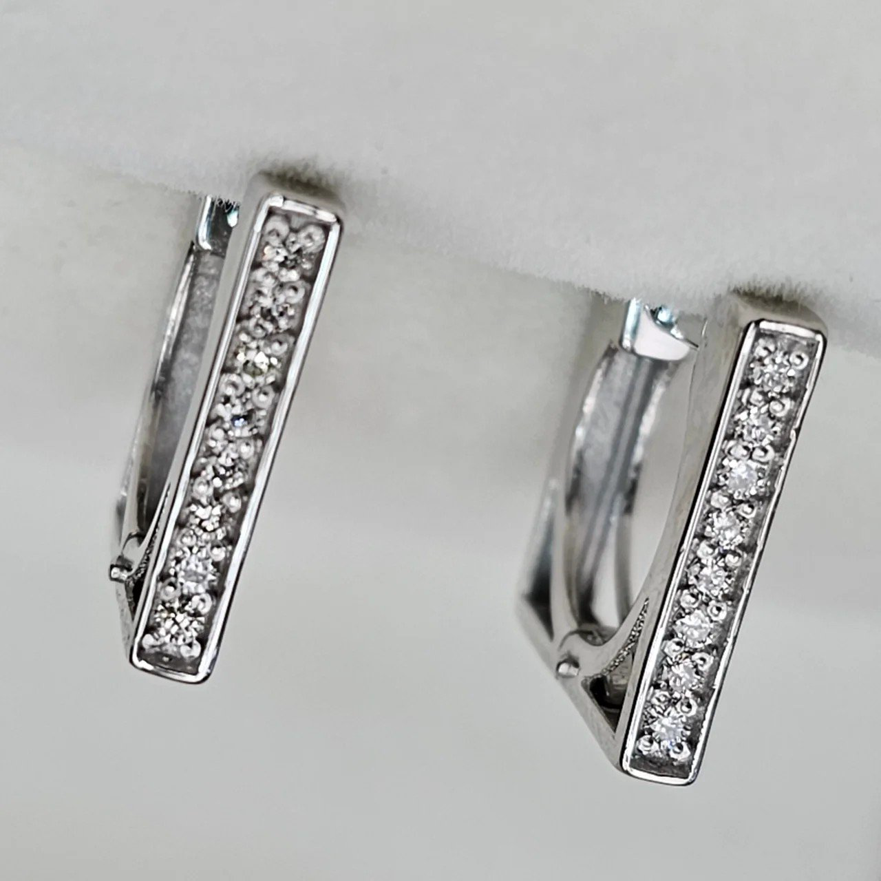 Серьги Deimantas 110697341 2,53гр 0,14ct. купить,NaN