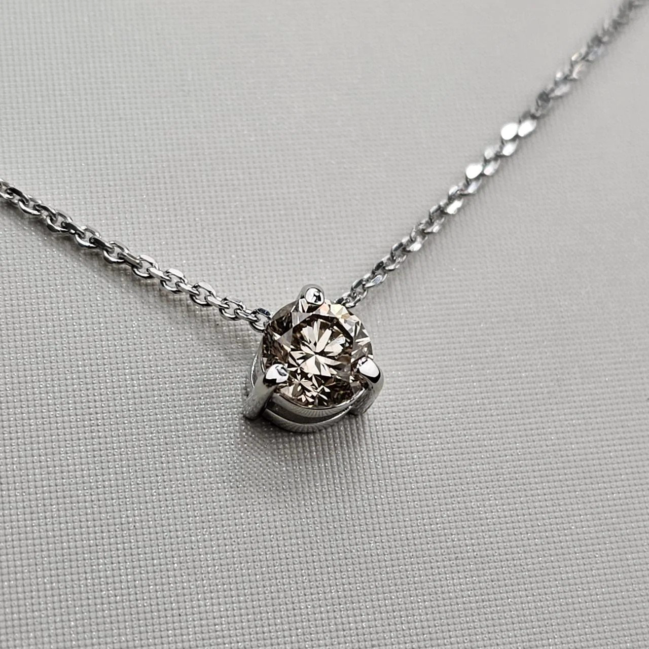 Кулон Deimantas 110697387 2,32гр 0,54ct. купить,NaN