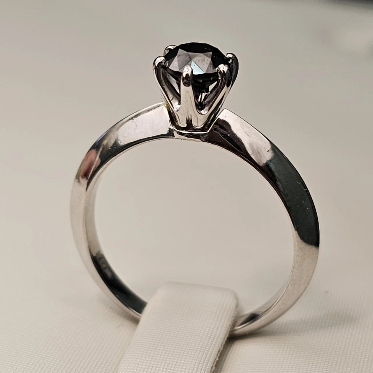 Кольцо Deimantas 110685157 17р 2,76гр 0,73ct. купить,NaN