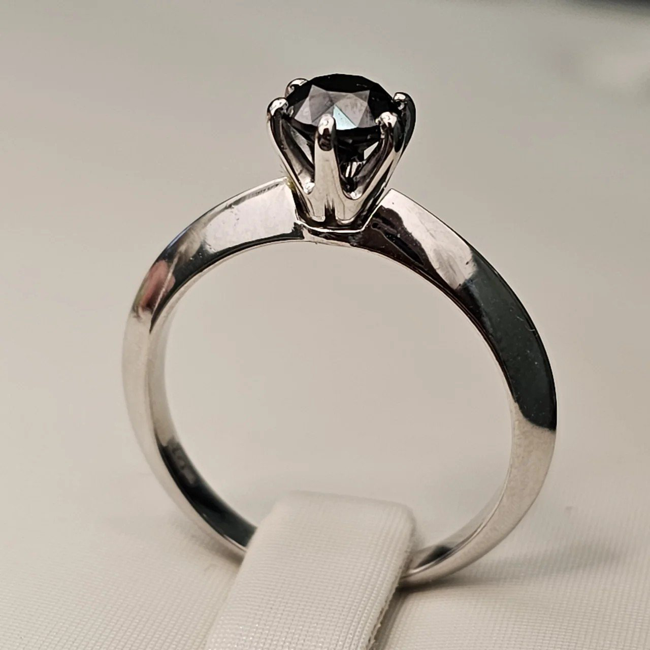 Кольцо Deimantas 110685157 17р 2,76гр 0,73ct. купить,NaN