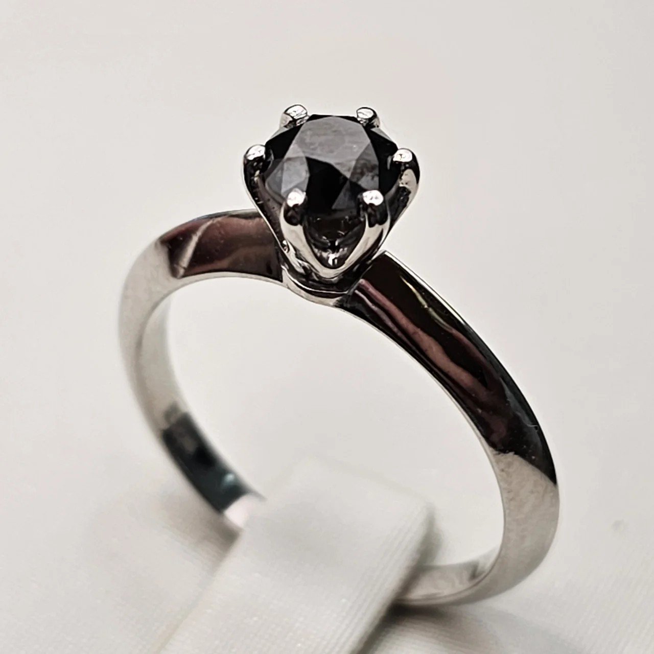 Кольцо Deimantas 110685157 17р 2,76гр 0,73ct. купить,NaN