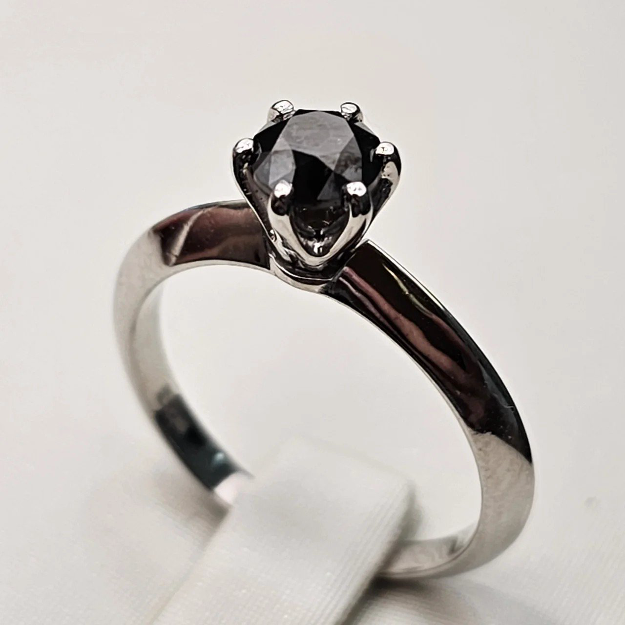 Кольцо Deimantas 110685157 17р 2,76гр 0,73ct. купить,NaN