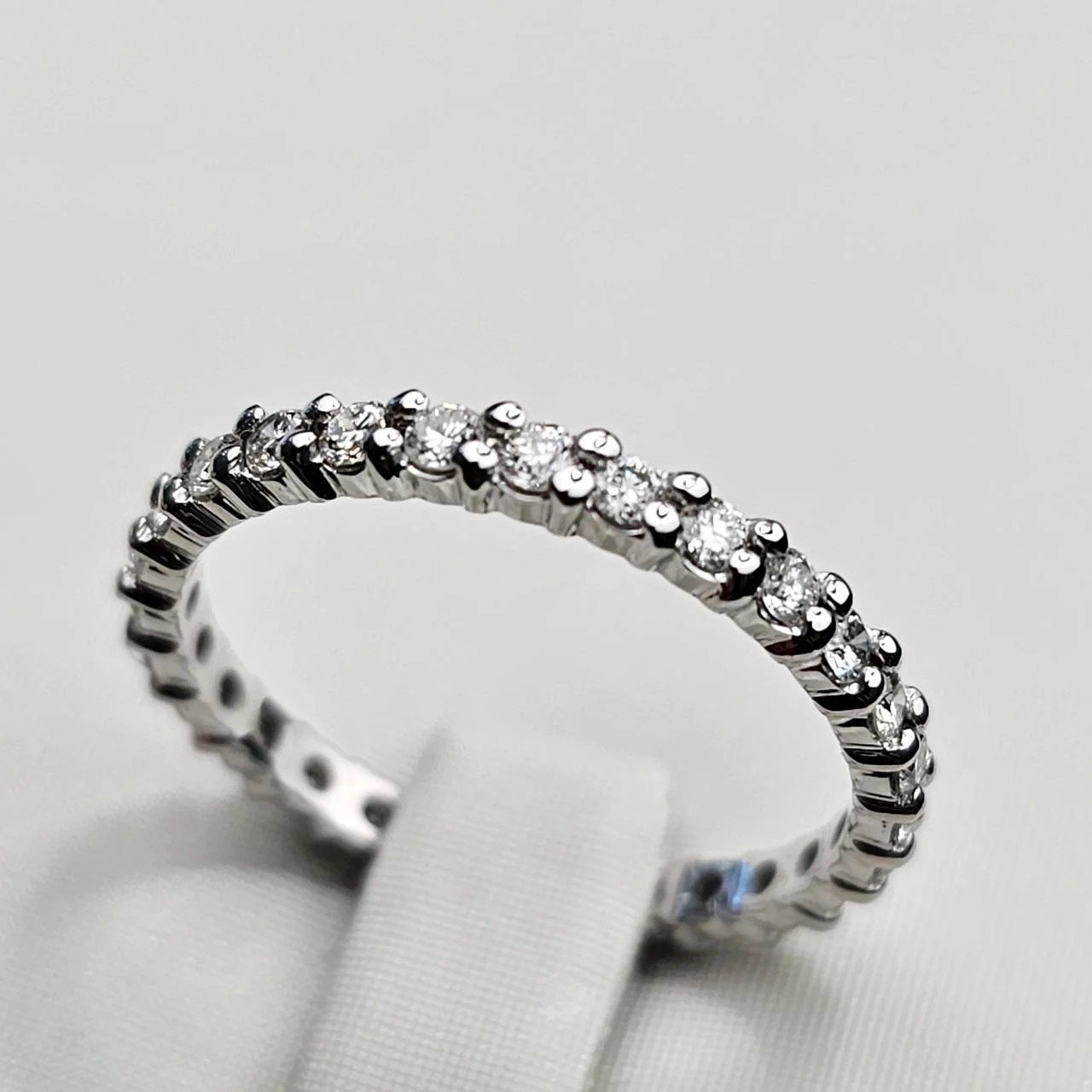 Кольцо Deimantas 110530438 16,5р 1,92гр 0,94ct. купить,NaN