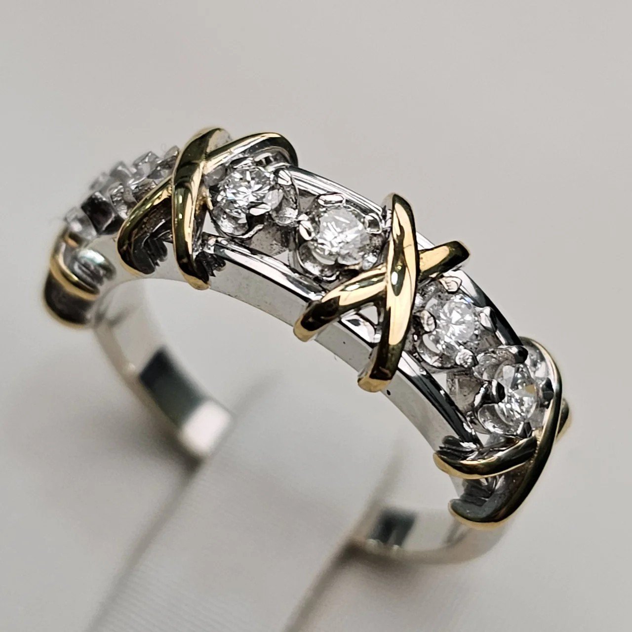 Кольцо Deimantas 110697465 17,5р 4,66гр 0,353ct. купить,NaN