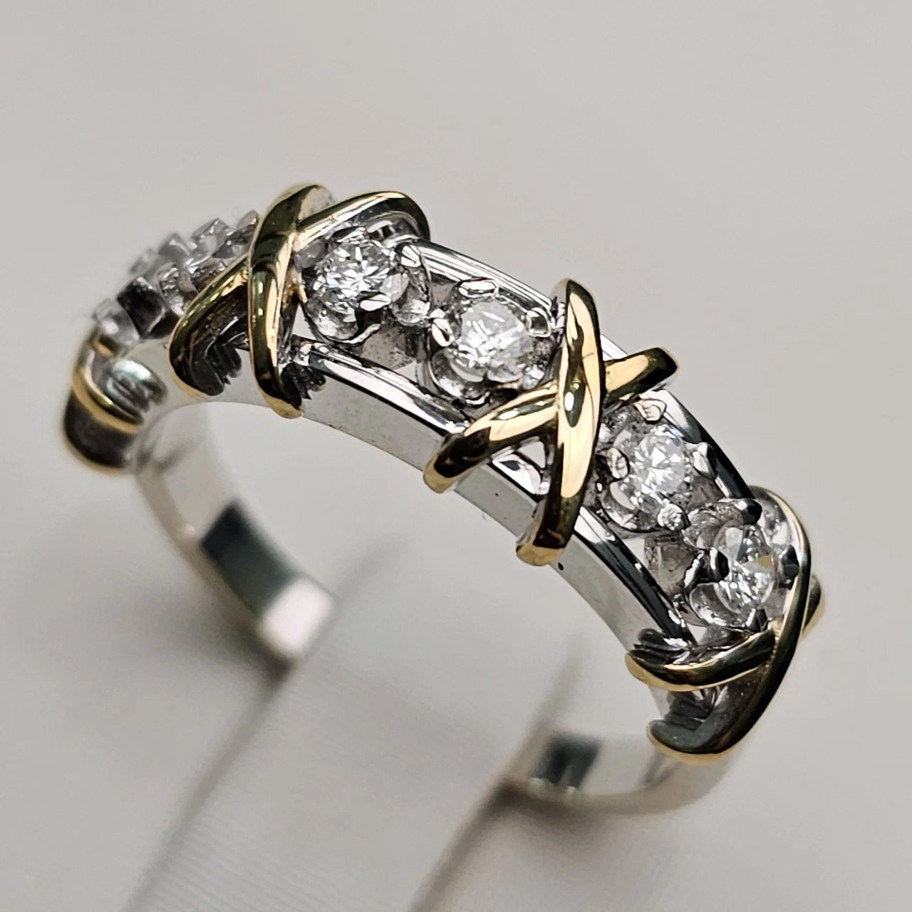 Кольцо Deimantas 110697465 17,5р 4,66гр 0,353ct. купить,NaN
