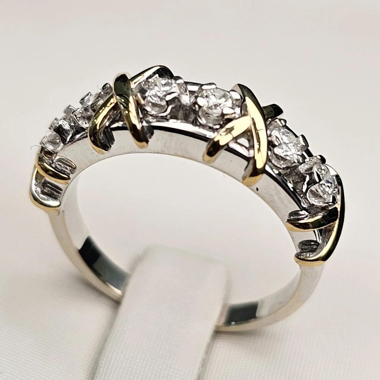 Кольцо Deimantas 110697465 17,5р 4,66гр 0,353ct. купить,NaN