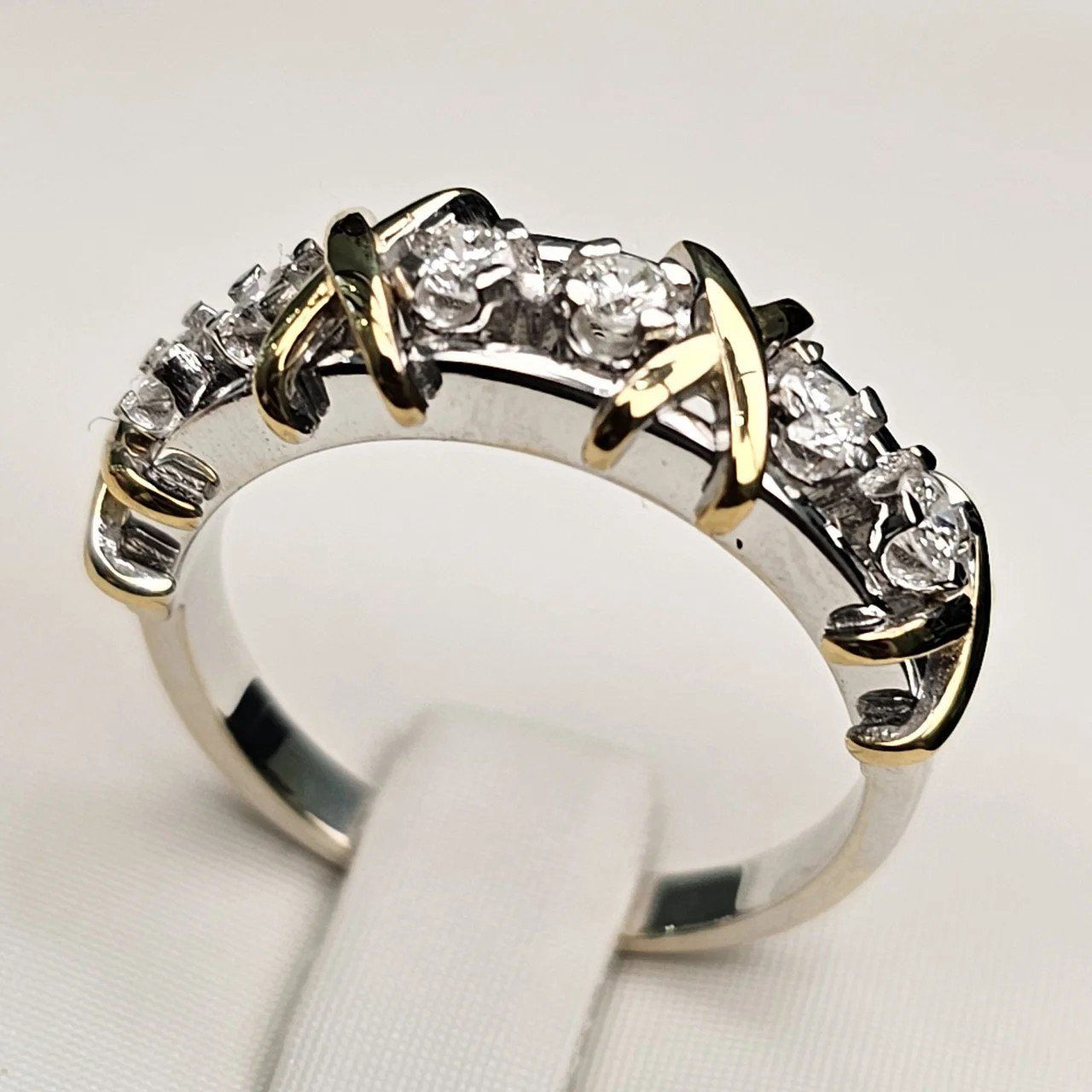 Кольцо Deimantas 110697465 17,5р 4,66гр 0,353ct. купить,NaN