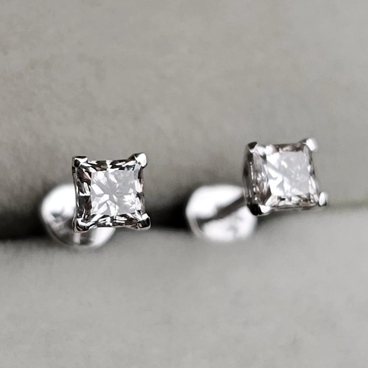 Серьги Deimantas 110528996 0,7гр 0,47ct. купить,NaN