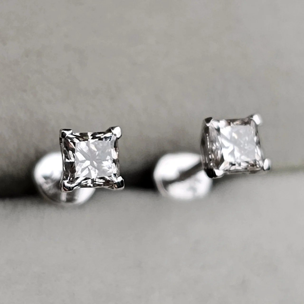 Серьги Deimantas 110528996 0,7гр 0,47ct. купить,NaN