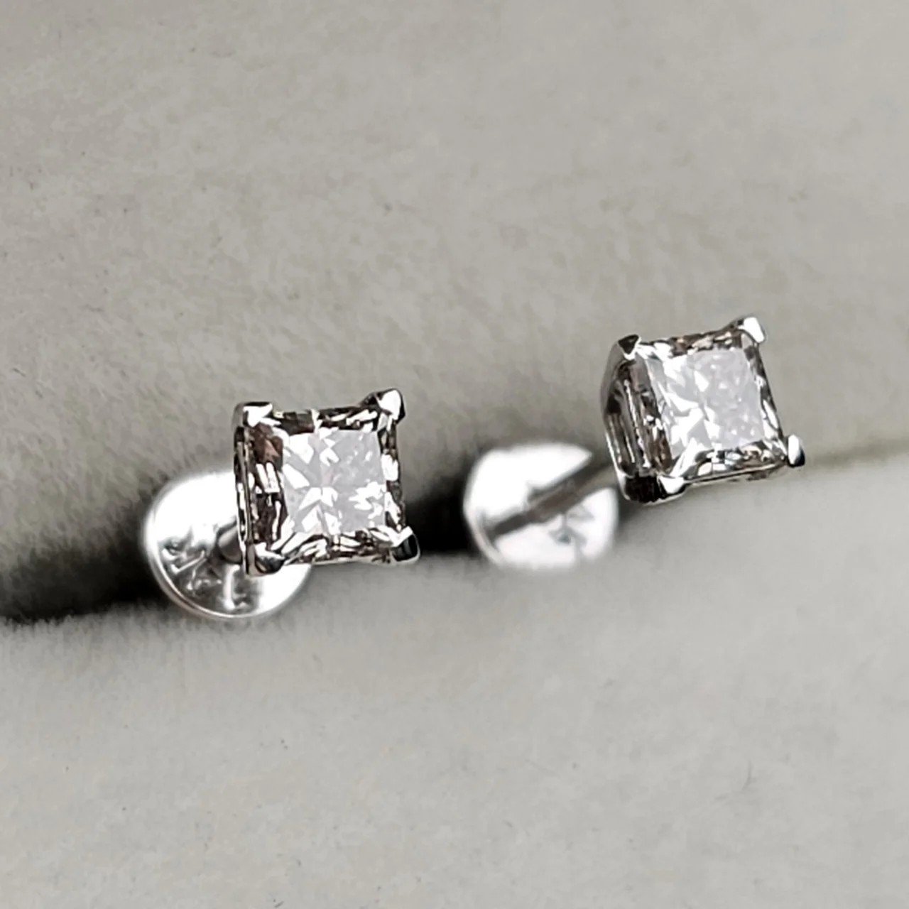 Серьги Deimantas 110528996 0,7гр 0,47ct. купить,NaN