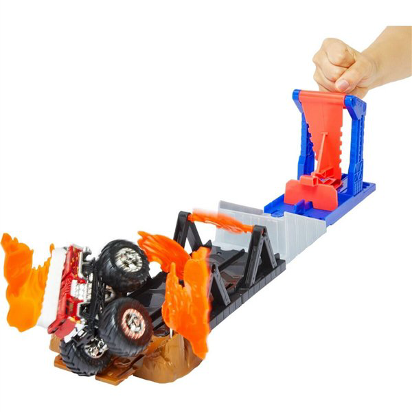 Игровой набор Hot Wheels Monster Trucks Прорыв сквозь пламя купить,NaN
