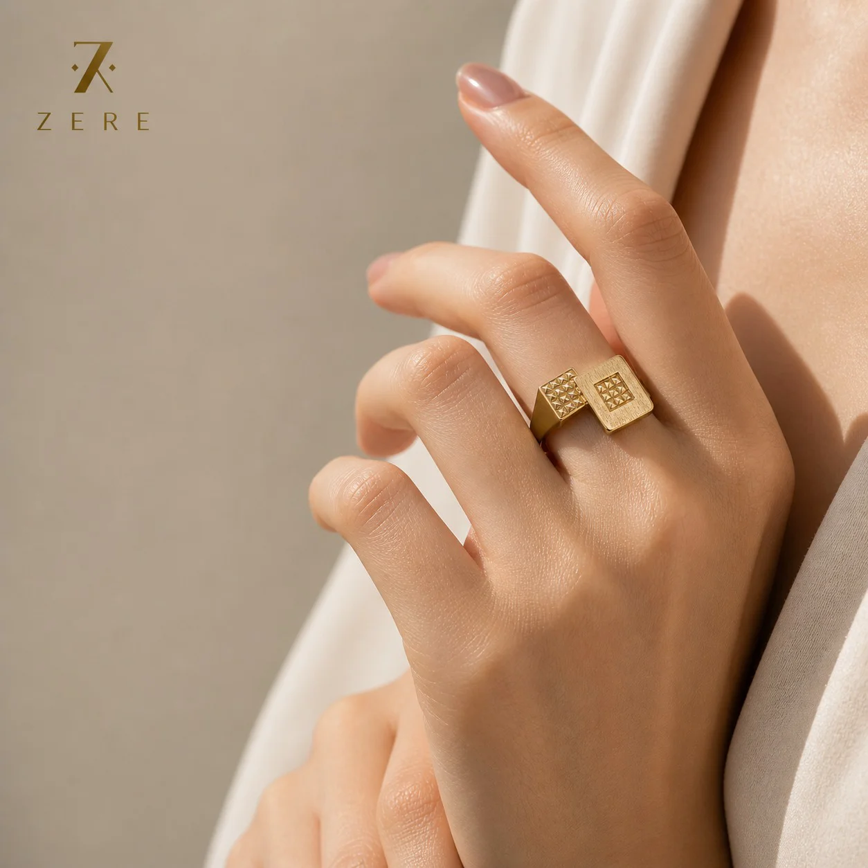 Кольцо Zere ZR030506 золото 2.2гр 19р - ForteMarket Кольцо Zere ZR030506 золото 2.2гр 19р купить,184000