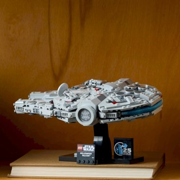 LEGO Сокол тысячелетия Star Wars 75375, деталей 921 шт