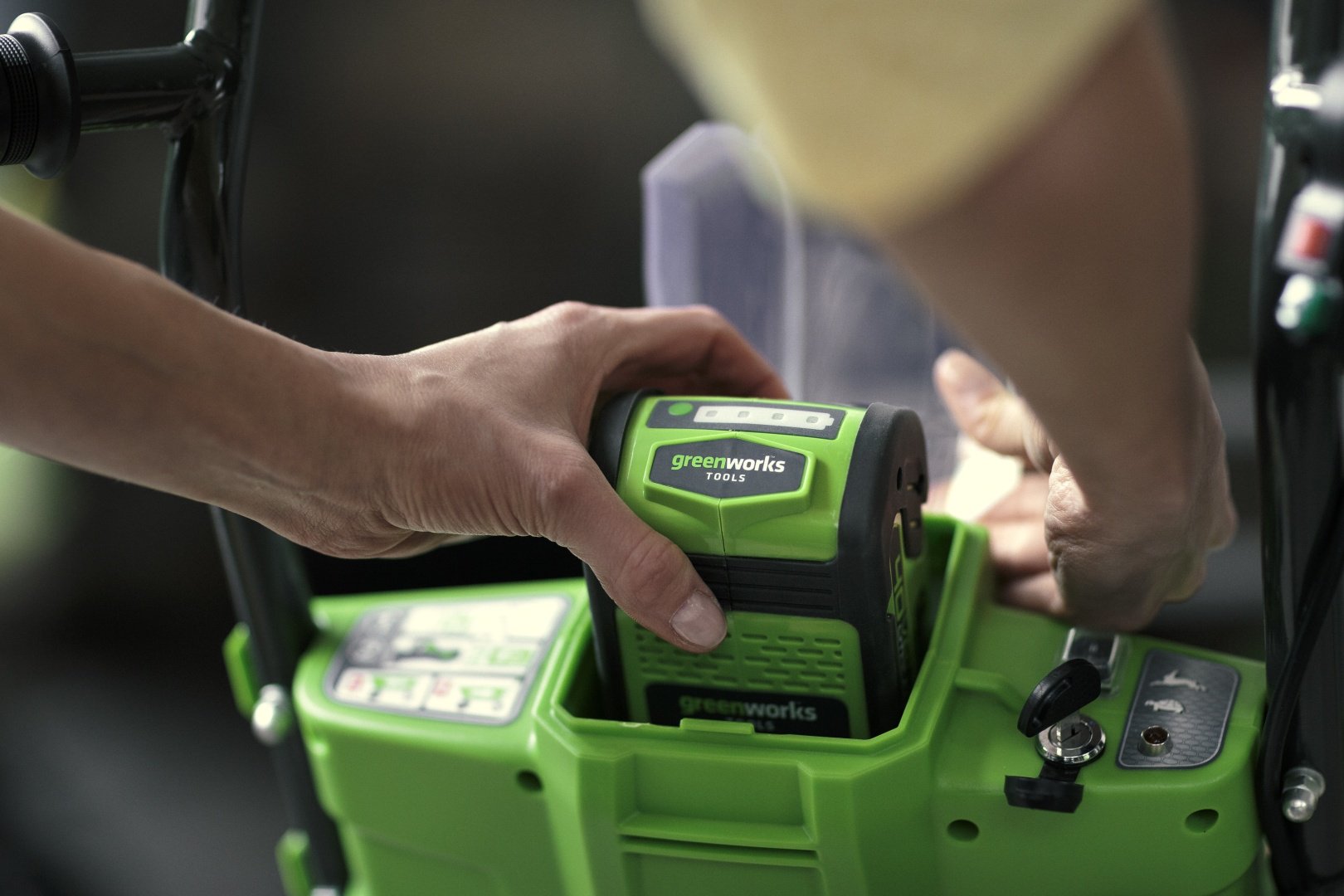 Greenworks тележка для сада G40GCK4 (7400007UBRU) купить,NaN