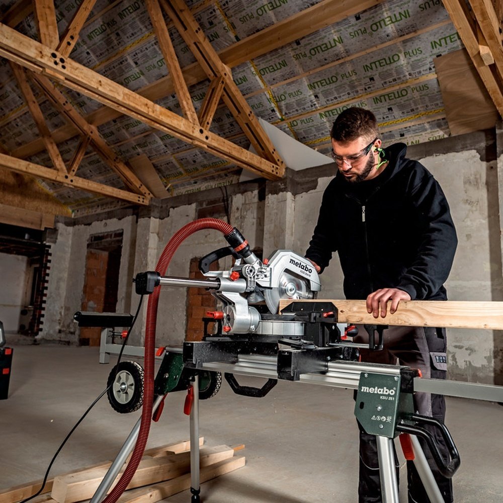 Пила торцовочная Metabo KGS 254 M 613254000 купить,NaN