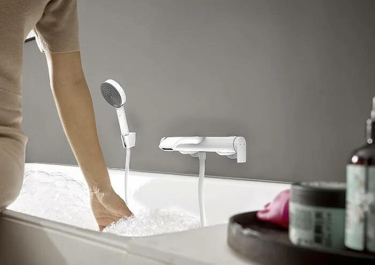 Смеситель для ванны Hansgrohe Vivenis 75420700 белый купить,NaN
