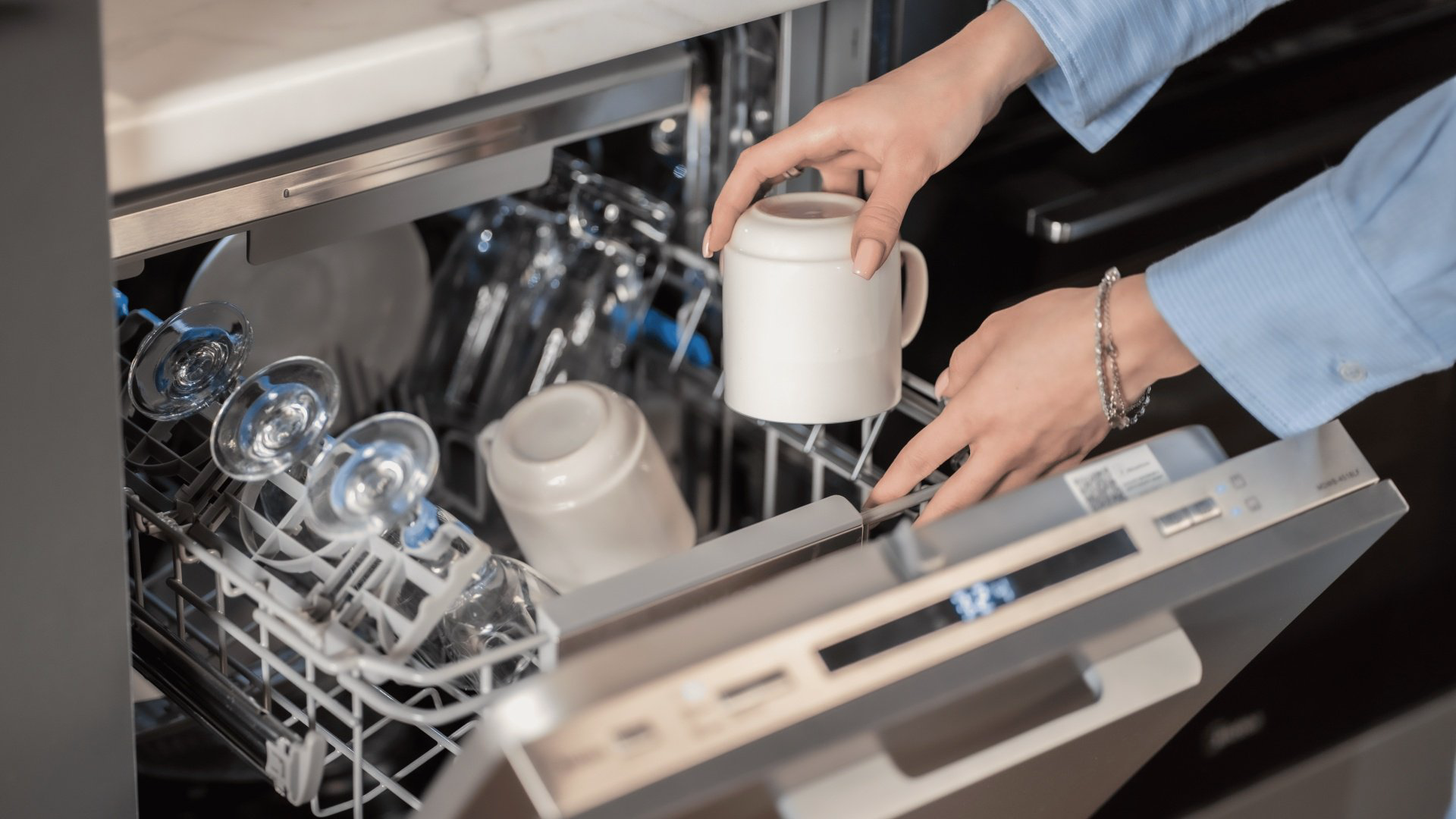 Посудомоечная машина Midea MDWB-4518LF серебристый купить,229990