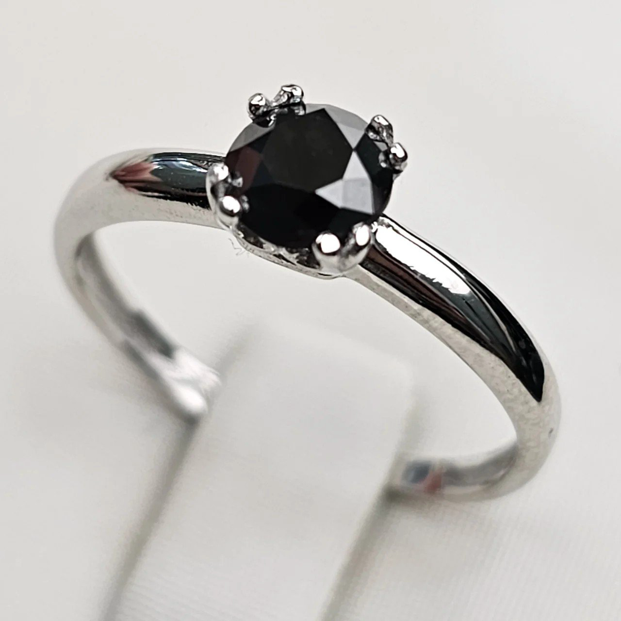 Кольцо Deimantas 110685079 16,5р 1,5гр 0,67ct. купить,NaN