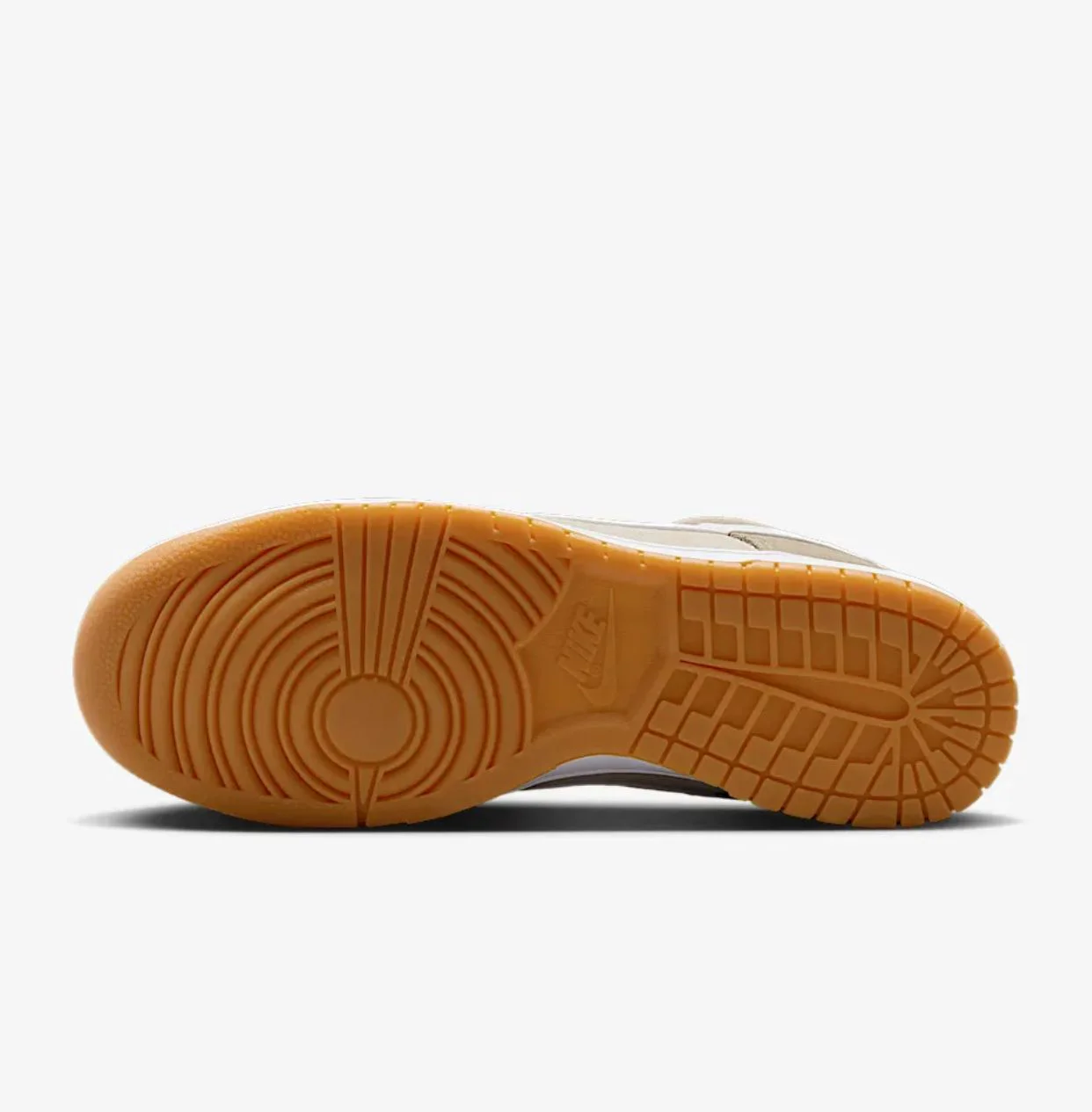 Кеды Nike Dunk Low Retro SE brown 40 купить,NaN