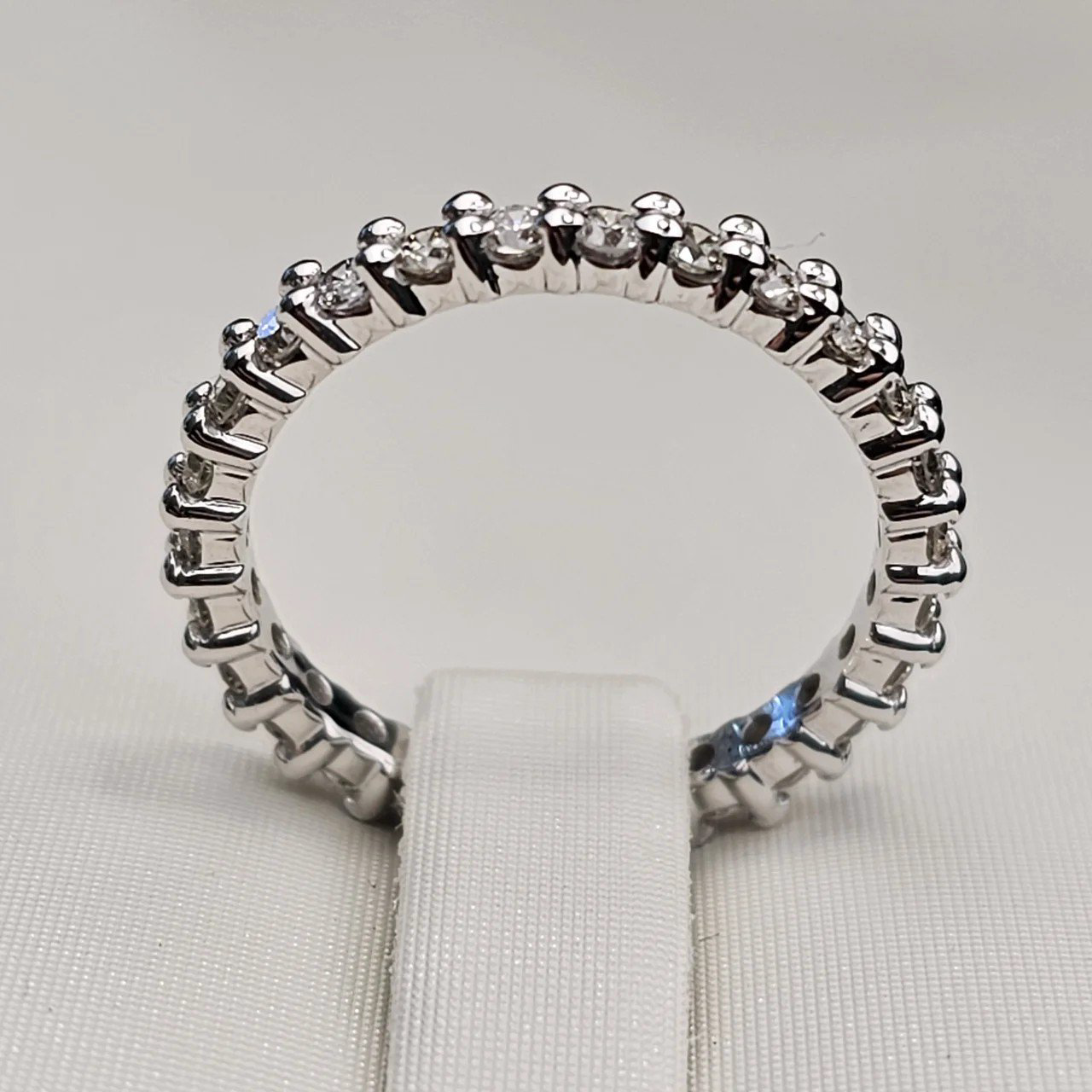 Кольцо Deimantas 110530394 18р 2,36гр 1,06ct. купить,NaN