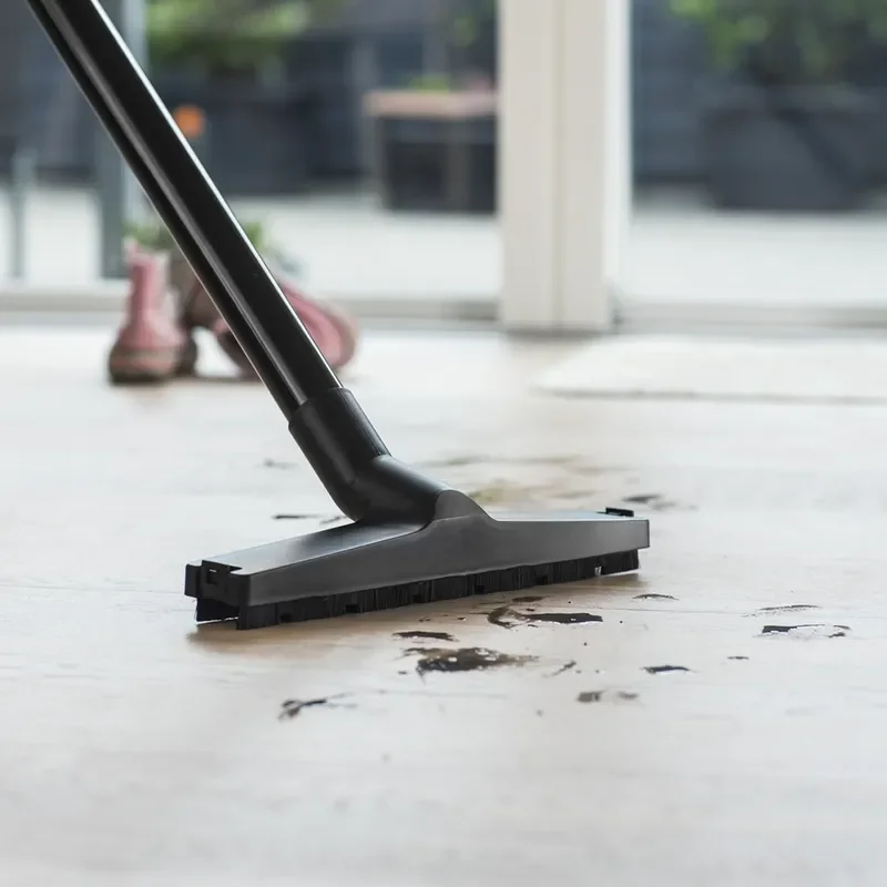 Пылесос строительный Nilfisk Buddy II 12 EU 18451119 синий