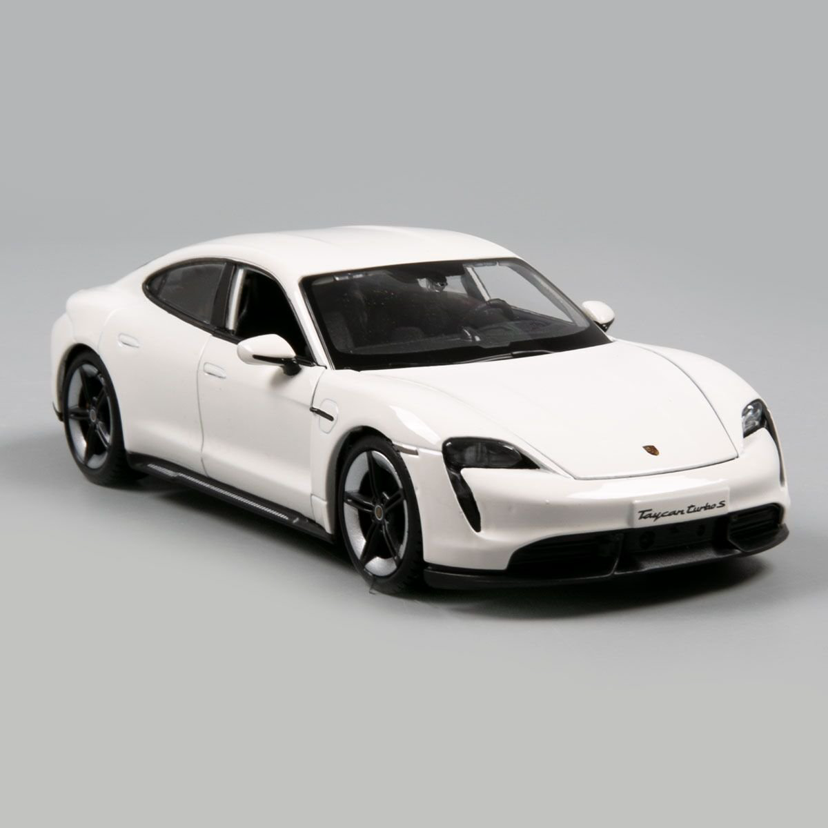 Машинка игрушечная Bburago Porsche Taycan Turbo S 1:24 белая купить,NaN