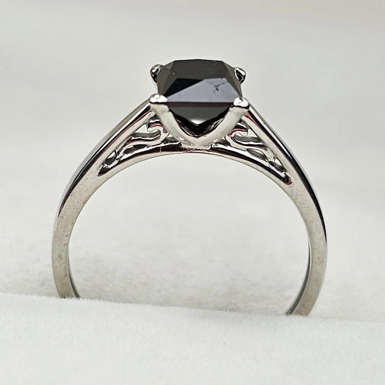 Кольцо Deimantas 110969475 17р 1,85гр 1,23ct. купить,NaN