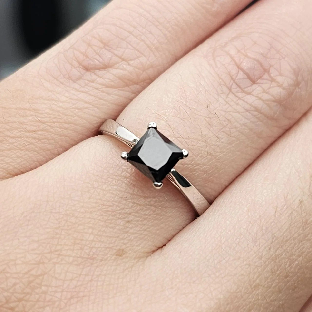 Кольцо Deimantas 110969475 17р 1,85гр 1,23ct. купить,NaN