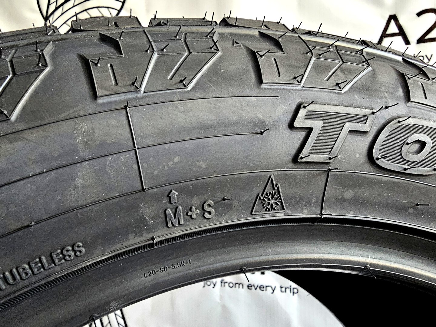 Toyo AT3 Japan 215/70 R16 100 T без шипов купить,NaN