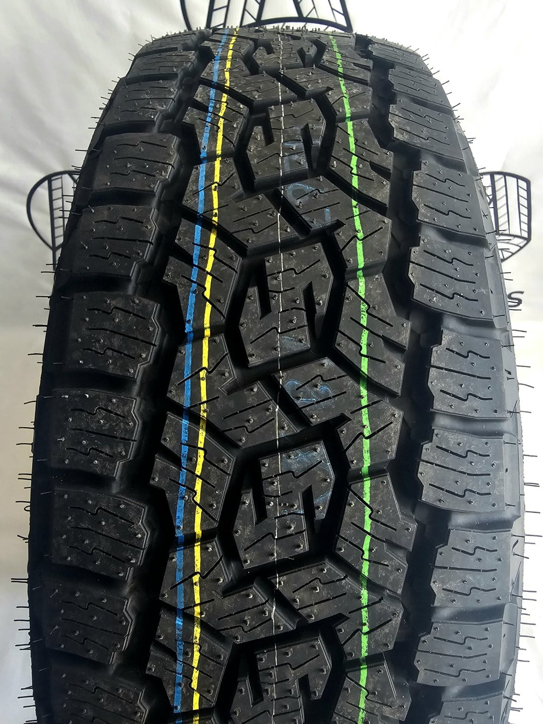 Toyo AT3 Japan 215/70 R16 100 T без шипов купить,NaN