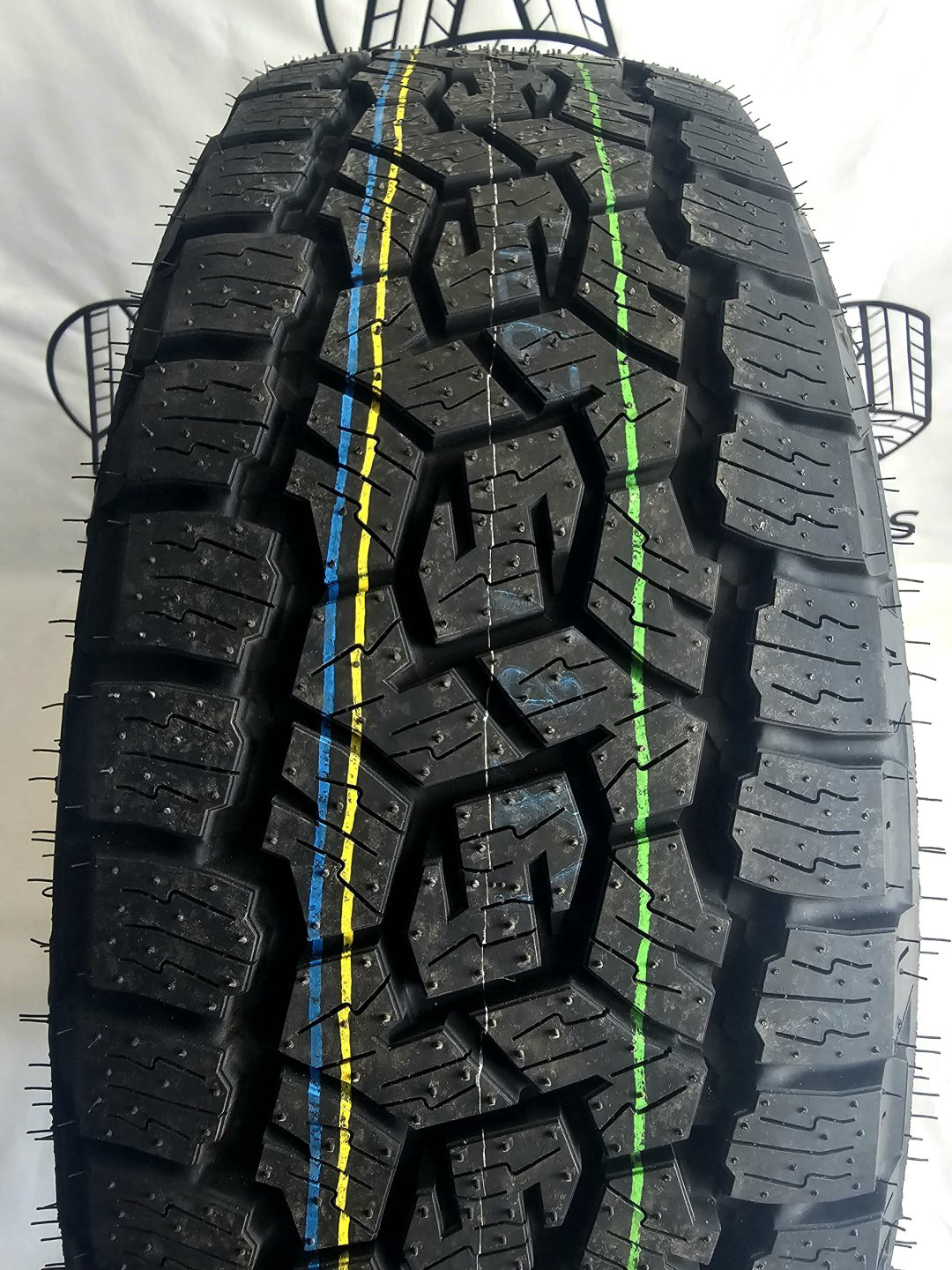 Toyo AT3 Japan 215/70 R16 100 T без шипов купить,NaN