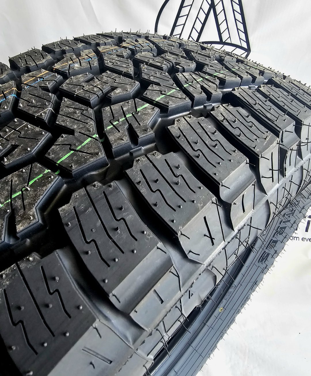 Toyo AT3 Japan 215/70 R16 100 T без шипов купить,NaN