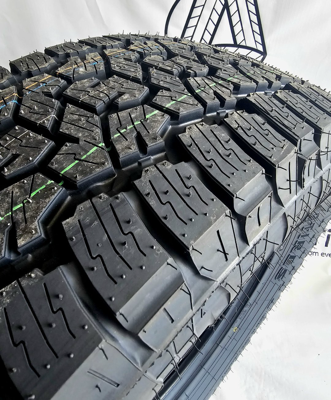 Toyo AT3 Japan 215/70 R16 100 T без шипов купить,NaN