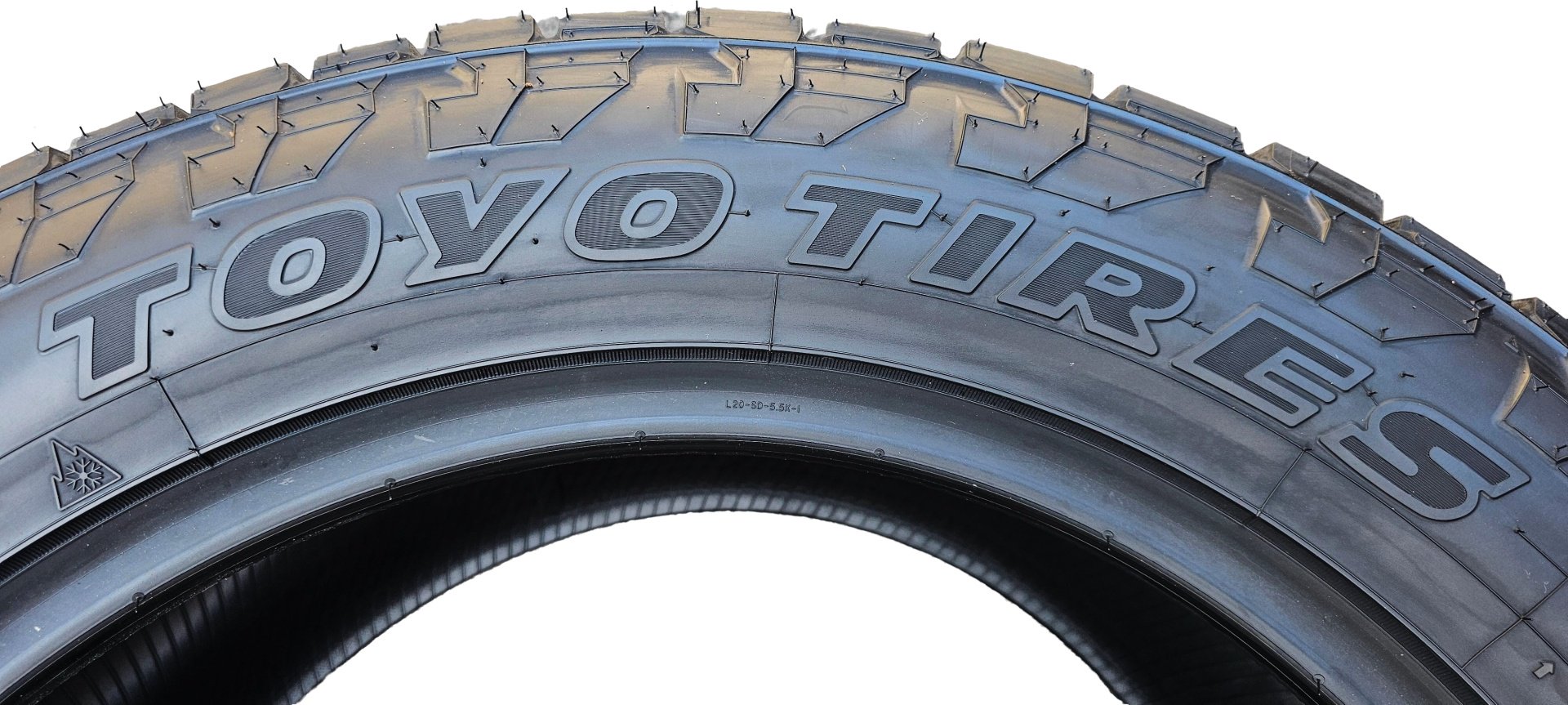 Toyo AT3 JAPAN 2024 265/70 R16 112 T без шипов