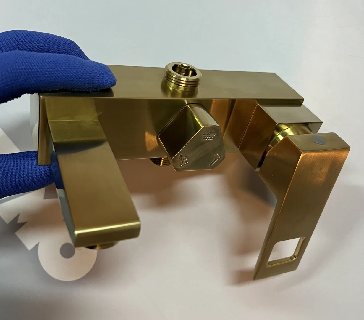 Душевая стойка Timo Briana SX-7130/17 золото матовое